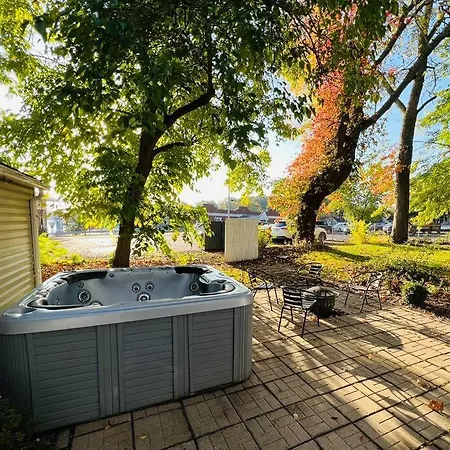 Charming Plx Cottage-Lake View